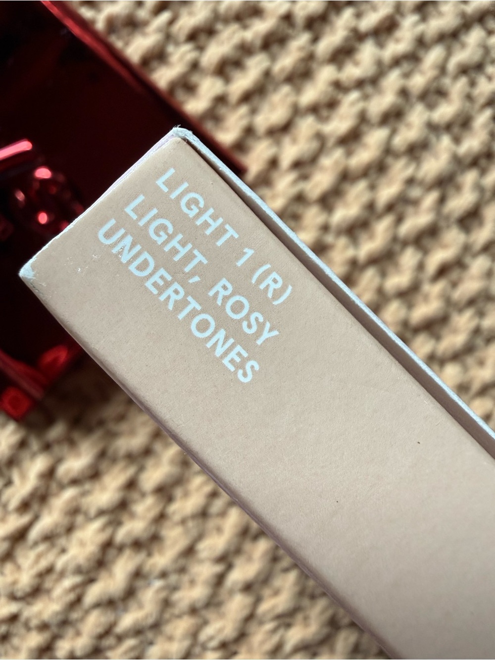 ONE/SIZE Translucent Setting Powder — Light Beige Compact - Picture 3 of 5